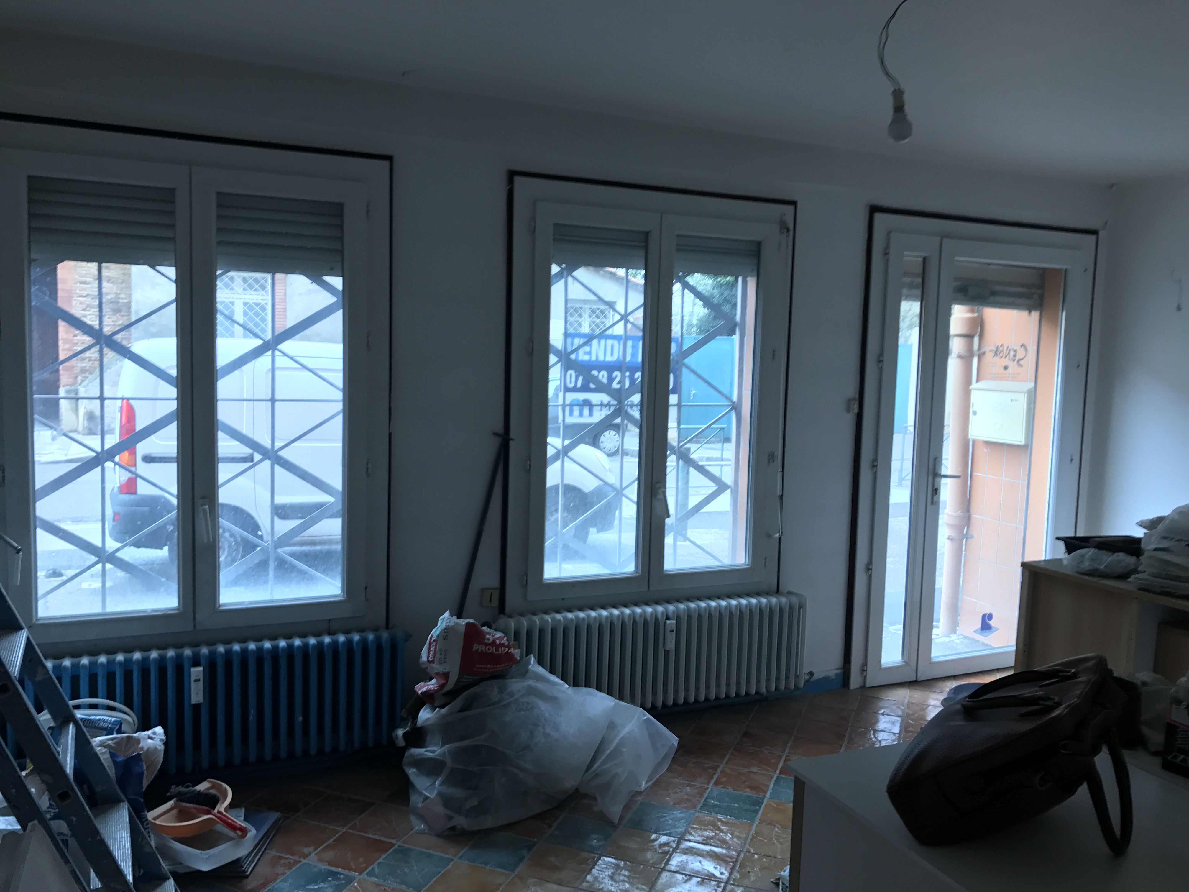 Photo du salon avant les travaux de rénovation