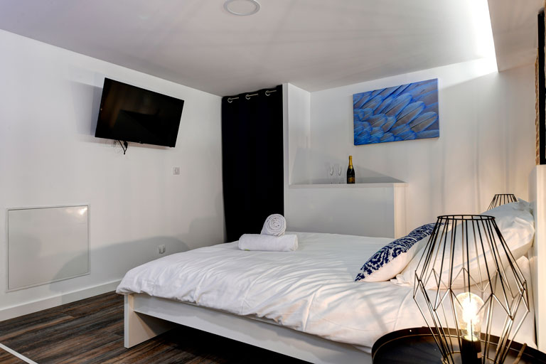 Rénovation d'une chambre airbnb.