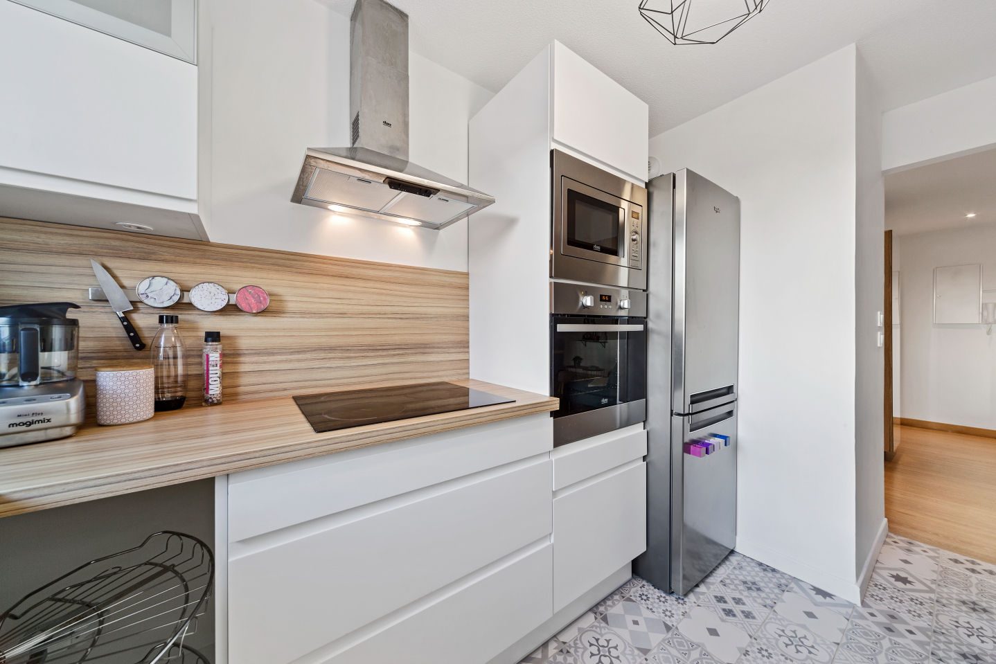 Création d'une cuisine moderne pour cette appartement à Toulouse